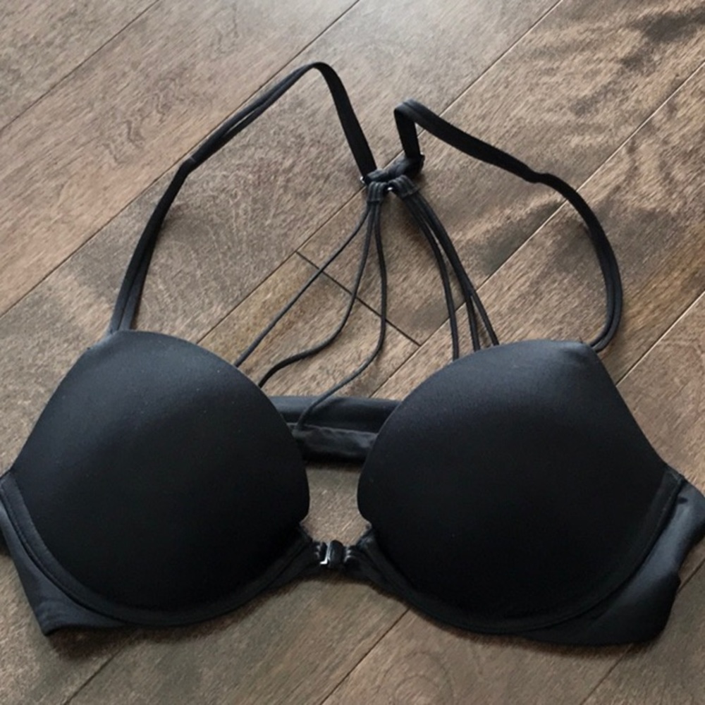 Victoria’s Secret Very Sexy Strappy Racerback bra